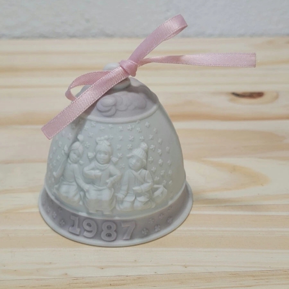 Lladro 1987 Annual Christmas Bell Tree Ornament